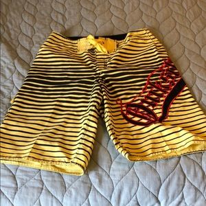 Quicksilver board shorts. 32